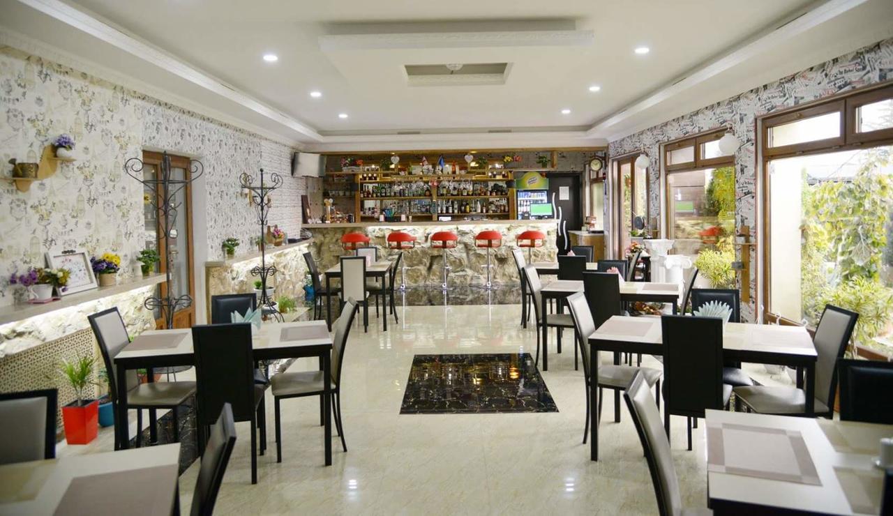 Hotel Emocia Natakhtari Bagian luar foto