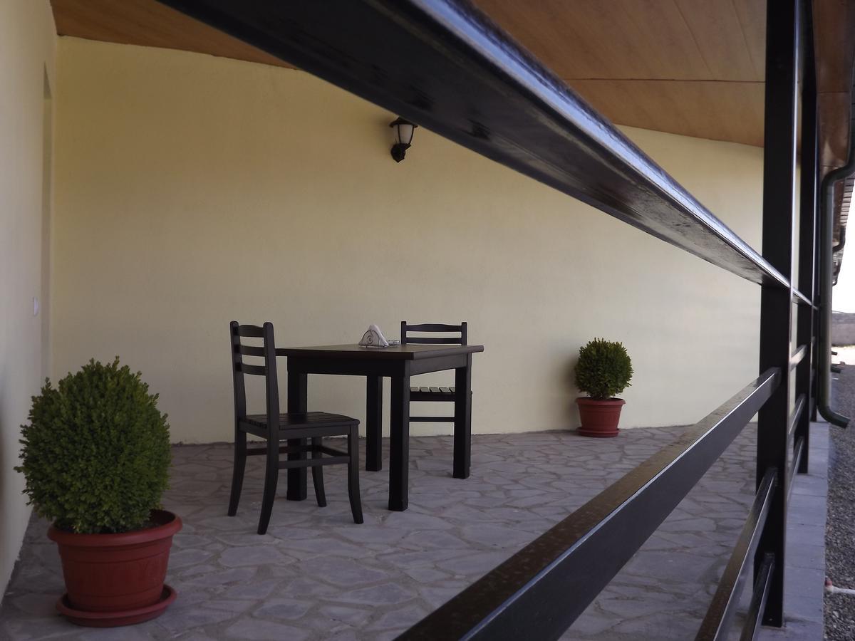 Hotel Emocia Natakhtari Bagian luar foto
