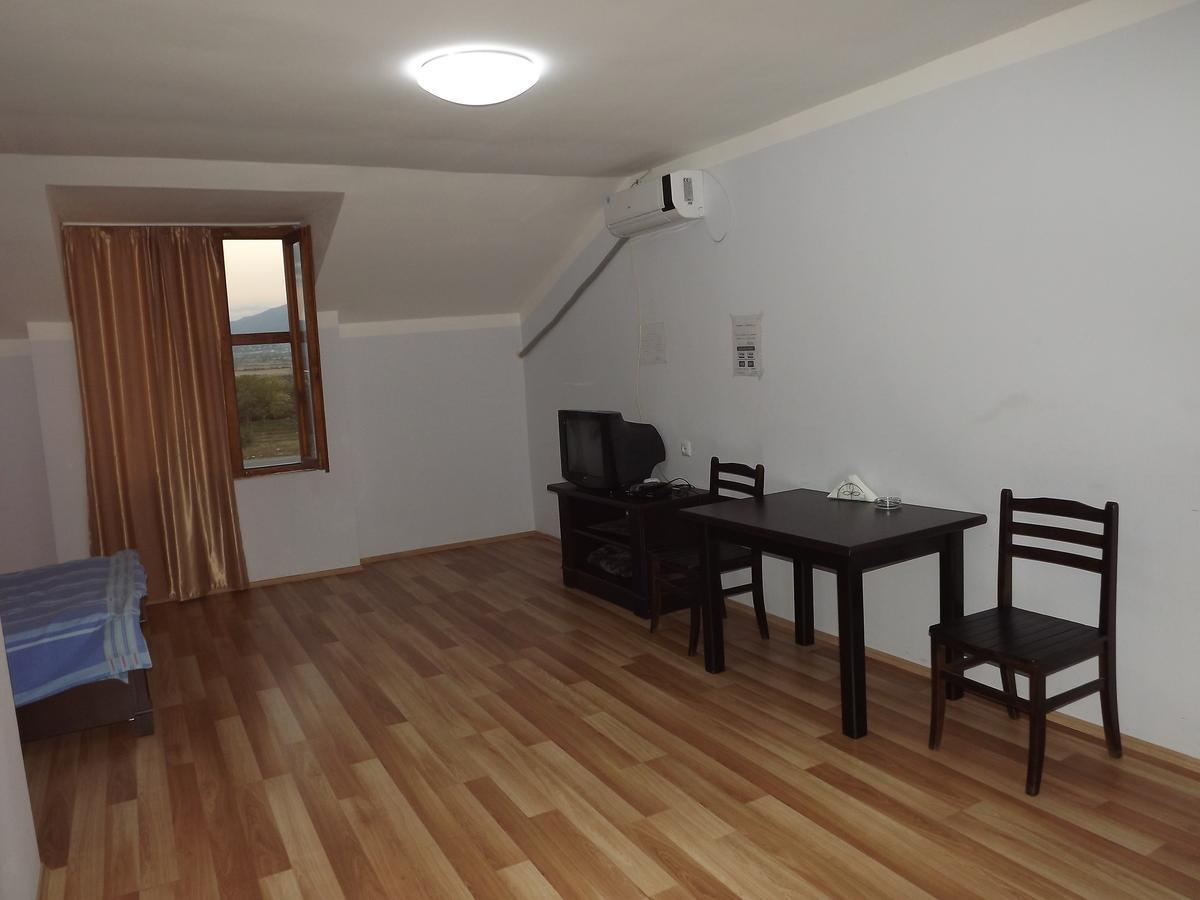 Hotel Emocia Natakhtari Bagian luar foto