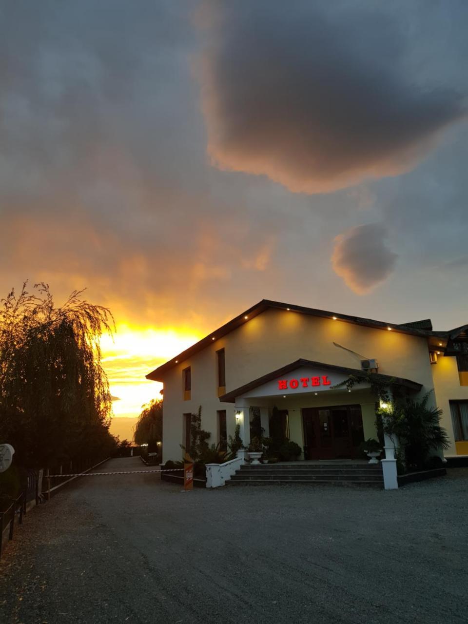 Hotel Emocia Natakhtari Bagian luar foto